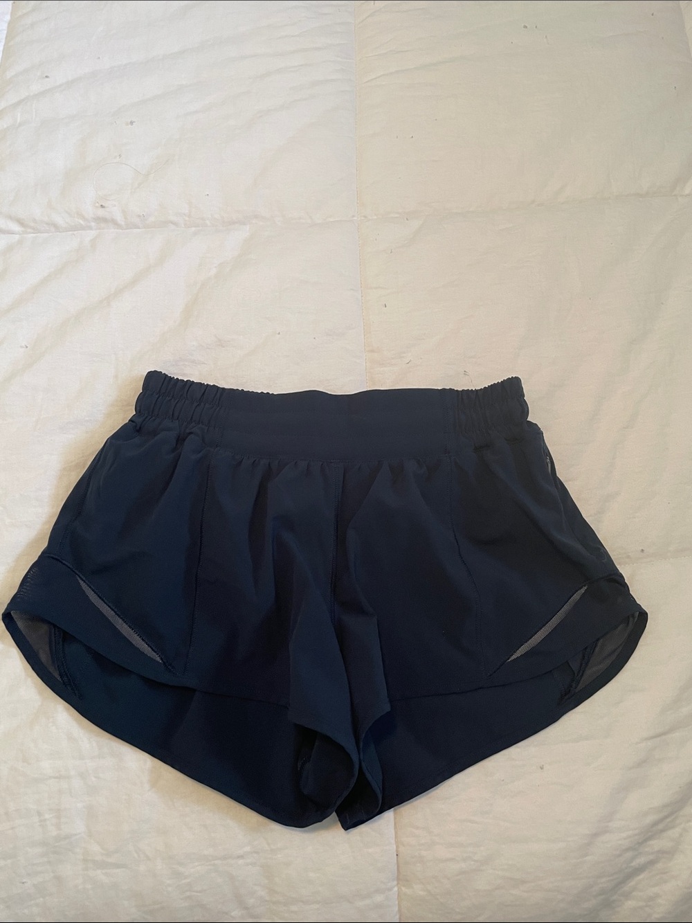 Lululemon Hotty Hot Shorts 2.5”